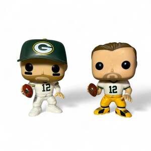 Funko Pop! Packers Aaron Rodgers (Color Rush) #43+Rodgers w/ Beanie #43 - LOOSE